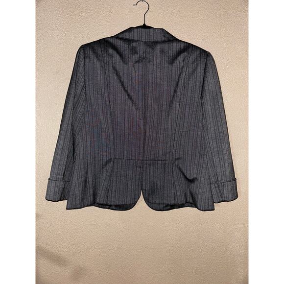 Isabella DeMarco Tahari Business Pin Stripe Single Button Notched Lapel Blazez - Picture 5 of 8